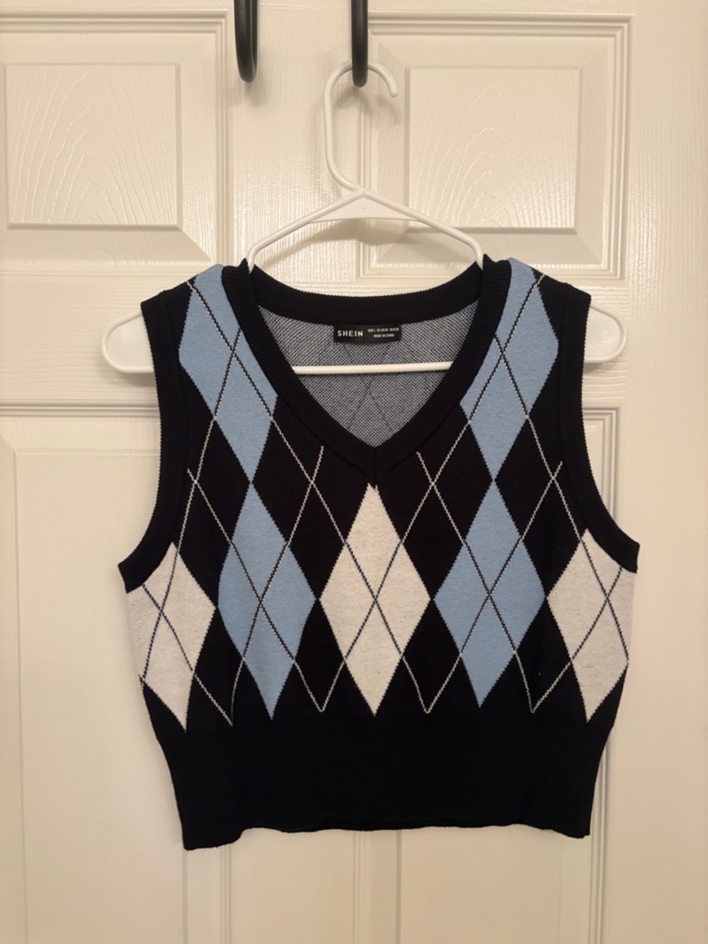 Black Blue Argyle V-Neck Knit Crop Top